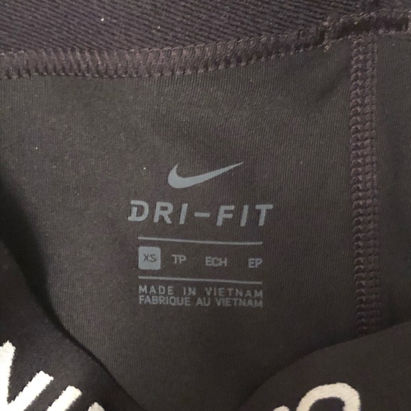 Nike - Girl’s 3/4 Length Leggings - S - Picture 7 of 8
